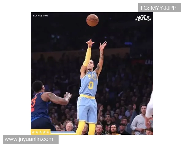 湖人对阵雷霆精彩直播尽在雨燕平台全程跟踪赛事动态分析